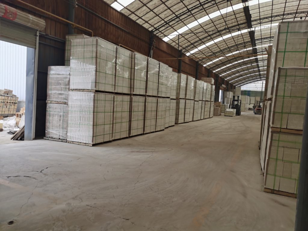 河南莫來石輕質磚廠家銷售_河南莫來石生產廠家_鄭州平順耐材 莫來石保溫磚_莫來石磚價格_莫來石聚氫保溫磚